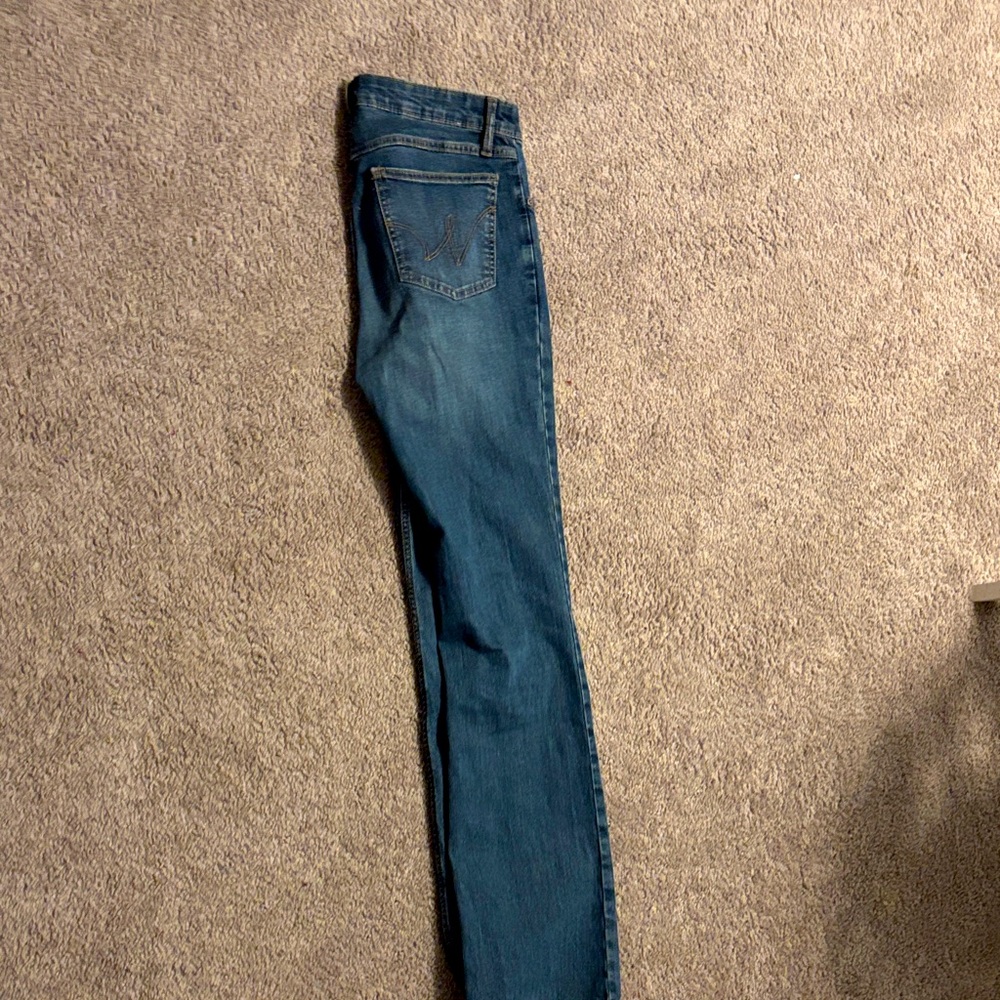 Wrangler Women's Dark Blue bootcut Jeans
SIZE 5x32